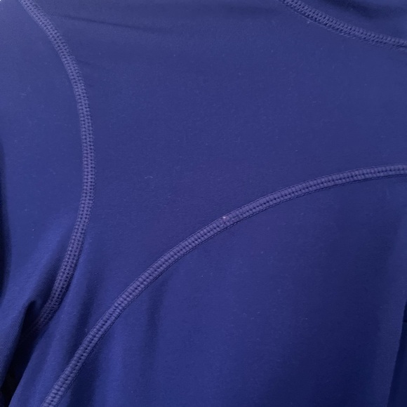 GAP Fit Activewear Top - Picture 3 of 10